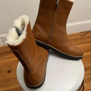 Brown Leather Boots with Shearling Lining